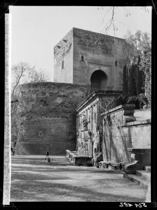 Granada: Tor der Justitia und Br. Karl V. 31