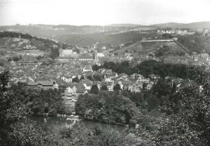 Esslingen, Stadtansicht : Esslingen. Blick über den Neckar auf die Stadt mit Frauenkirche, Stadtkirche St. Dionys und Burg von Süden