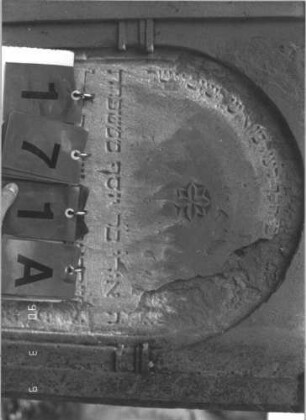 Grabstein 171 (Index: 99786077) Zustand: am rechten Rand z. T. abgeblättert Maße HxBxT: 167x70x25 cm: Grabstein 171A