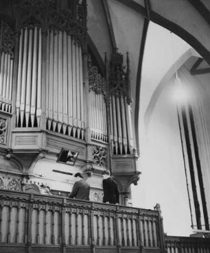 Ansicht der dreimanualigen Orgel (1889, 1908 erweitert; Fa. Sauer. Prospektentwurf von K. Lipsius). Leipzig, Thomaskirche