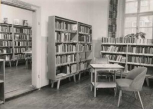 Römhild. Zentralbibliothek. Ausleihraum
