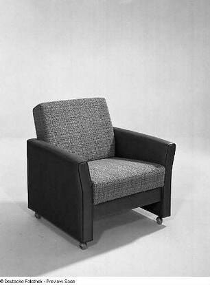 Sessel (Modell B 66)