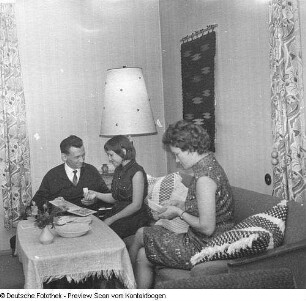 Gottfried Richter, Direktor der Kreuzschule Dresden, im Kreis seiner Familie (Frau und Tochter)