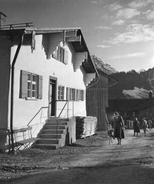 Allgäuer Alpen, Bad Oberstdorf bei Hindelang, Allgäuer Bauernhaus, Holzhaus angeworfen mit Putz