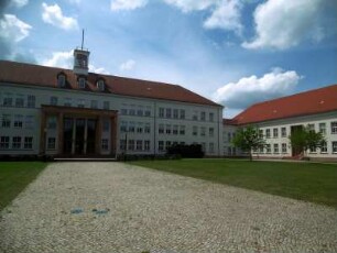 Eisenhüttenstadt: Gesamtschule 3 mit gymnasialer Oberstufe