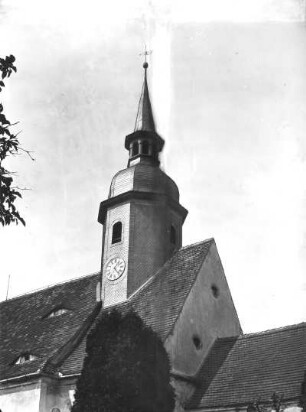 Ablaß. Dorfkirche. Teilansicht von Südosten mit Dachreiter (1723)