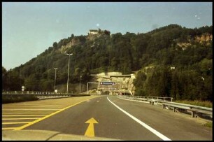 Bregenz: Tunneleinfahrt zum Pfänder Tunnel, von Süden