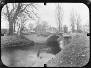Magdala-Göttern. Straßenbrücke über die Magdel