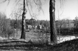 Wilsdruff-Herzogswalde. Blick auf die Dorfmühle Herzogswalde vom Bahnhofsgelände Herzogswalde aus