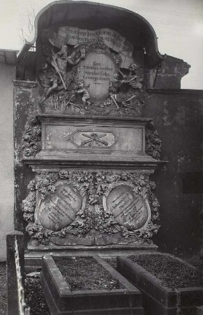 Grabmal eines Unbekannten, jetzt Erbbegräbnis Tischlermeister Strobel