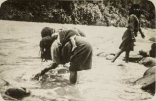 Goldwaschen (Lateinamerika-Aufenthalte 1928/1942 – Album Indigene Bevölkerung)