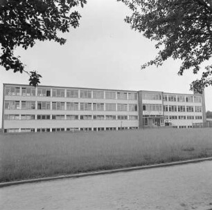 Polytechnische Oberschule „Handrij Zejler“ in Hoyerswerda : Polytechniska wyša šula „Handrij Zeijler“ we Wojerecach : Hoyerswerda / Wojerecy