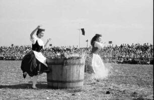 Markgröningen: Markgröninger Schäferlauf; Wettlauf der Wasserträgerinnen