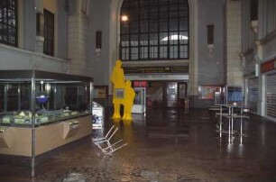 Dresden-Altstadt. Hauptbahnhof. Empfangshalle, Ausgang zum Wiener Platz