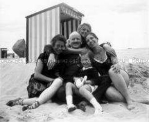 Seebad Heringsdorf, Familie am Strand