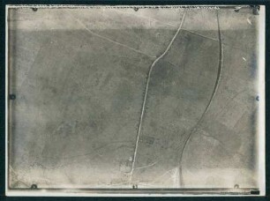 Foto der Stellungen nordwestlich der Rue Longatte in Ecoust-Saint-Mein zwischen Arras und Cambrai (Luftbild)