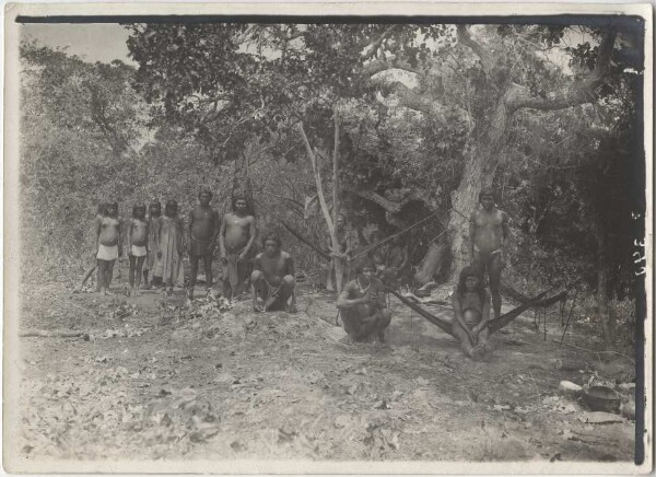 "Gruppe von Okawalho (=Akawaio) bei Pracauá" (Ingarikó)