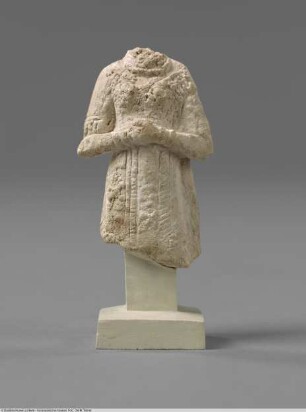 Stehende weibliche Statuette
