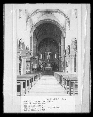 Merzig (Saar), ehemalige Praemonstratenser-Stiftskirche Sankt Peter, Inneres, Blick zum Altar