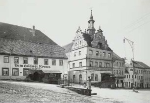 Colditz, Marktplatz mit Rathaus mit Ratskeller und Gasthaus Zum goldnen Kreuz