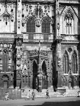 Regensburg. Dom Sankt Peter (1260/1310, 1350/1550 und 1859/1869). Unterer Teil der Westfassade