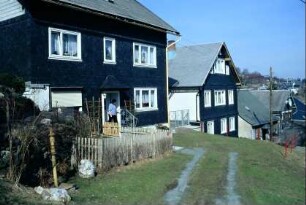 Wegezufahrt, Häuser
