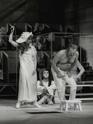 Die Verfolgung und Ermordung Jean Paul Marats - dargestellt durch die Schauspielgruppe des Hospizes zu Charenton unter Anleitung des Herrn de Sade