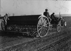 Fotografie: Sätechnik, Sämaschine, Kastendrillmaschine