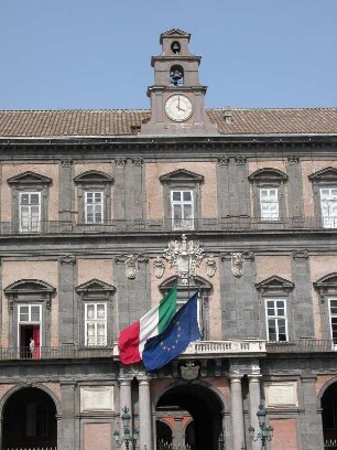 Neapel - Palazzo Reale : Palazzo Reale. Aufgenommen in Neapel am 24. Juli 2004