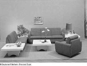 Sitzgruppe "Cuba" : Sitzgruppe "Cuba" (1972; Möbelkombinat Erfurt (MKE)) mit Couchtisch und Beistelltischen