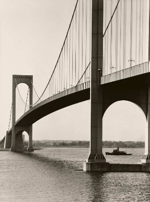 New York, Bronx-Whitestone Bridge über den East River