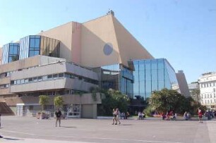 Cannes - Filmfestspielhaus : Veranstaltungsort der Filmfestspiele an der Uferstraße Croisette in Cannes, aufgenommen 2006