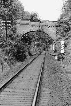 Straßenbrücke; Erbach, Eisenbahn