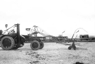 Fendt Geräteträger mit verlängerter Frontladerschwinge