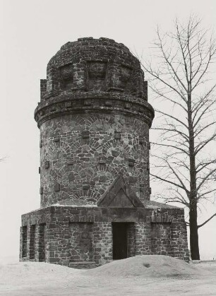 Radebeul, Spitzhausstraße. Bismarckturm (1907, W. Kreis)