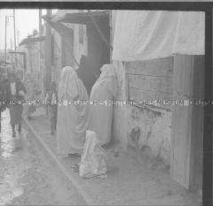 Straßenszene bei Regen, Casablanca, Marokko