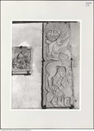 Reliefe aus dem zerstörten Hauptportal: Der heilige Georg tötet den Drachen; Elefant und Löwen