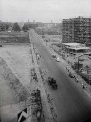 180° Panorama, Bild 4 von 7. Blick auf das Baugelände Neubauviertel Springprojekt. Berlin-Kreuzberg, Neuenburger Straße