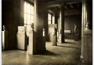 Aufstellung der Antikensammlung im Alten Museum, Saal 4, Griechische Kunst des 5. Jahrhunderts