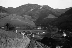 Münstertal: Blick über das Münstertal auf Belchen