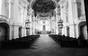 Neresheim: Mittelschiff der Abteikirche