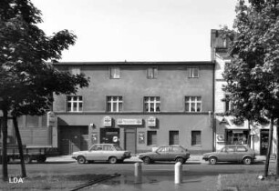 Wohnhaus & Gewerbebau; Berlin, Reinickendorf