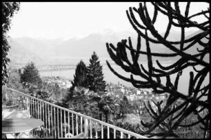 Orselina: Ausblick Panorama vom Hotel auf See Richtung Bellinzona