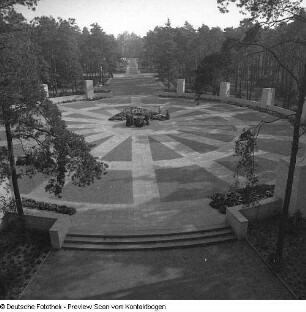Ehrenmal VVN (Vereinigung der Verfolgten des Naziregimes) Heidefriedhof