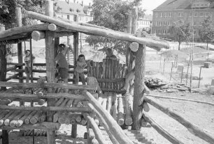 Neugestaltung des Spielplatzes vor der Pestalozzischule an der Raiherwiesenstraße