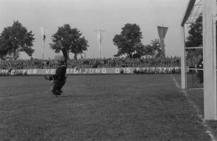 Studentische Einladungswettkämpfe im Stadion Buschallee : Fußballspiel mit der DDR-Nationalmannschaft