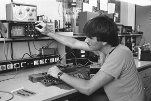 Gewerbliche Ausbildung in technischen Berufen an der Universität Karlsruhe