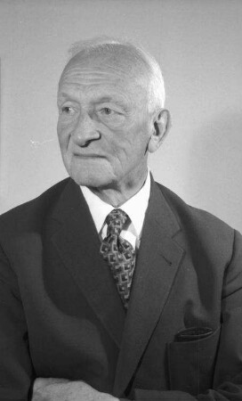 Freiburg: Wohnung; Hermann Linnemann; Portrait