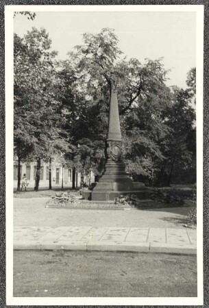 Plato Dolz Denkmal