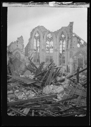 Kirchenruine Givenchy-en-Gohelle (Dep. Pas-de-Calais, Frankreich)